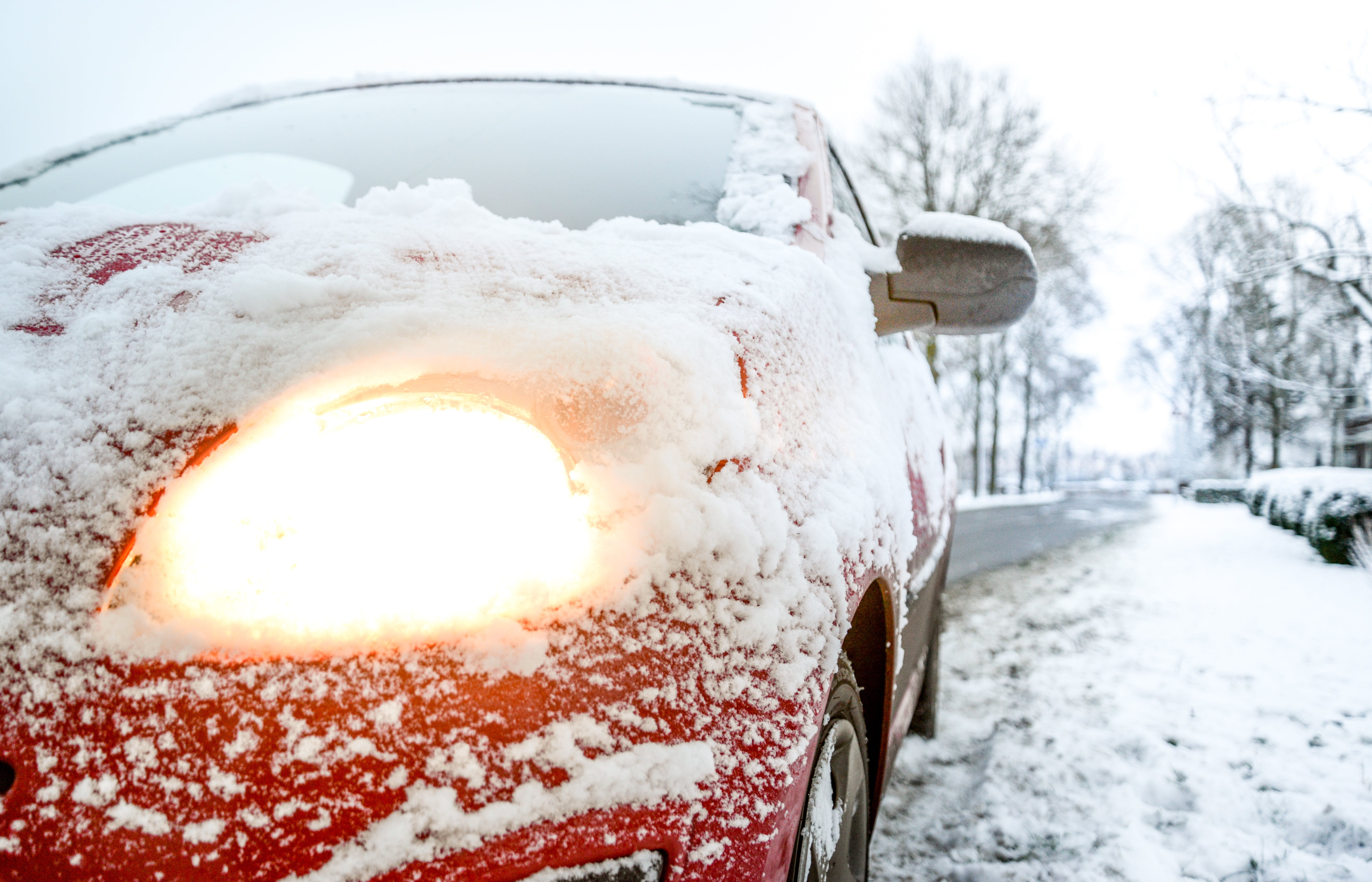 It’s Snowing! 5 Things to Prepare your Car – and Yourself – for Winter Driving